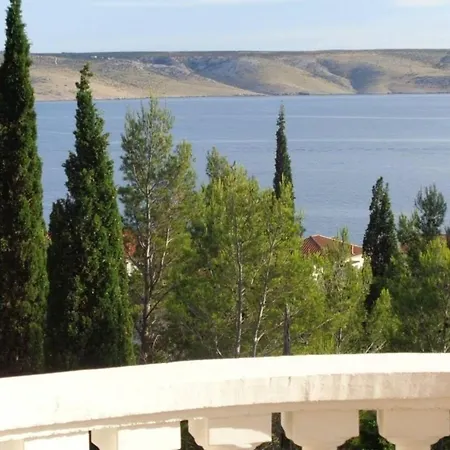 Mit Wasserblick * Starigrad-Paklenica