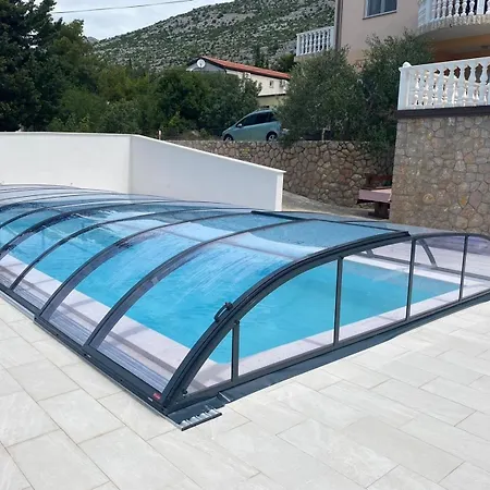Mit Wasserblick * Starigrad-Paklenica